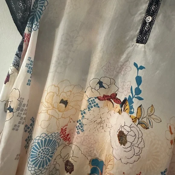 Johnny Was silk floral tunic size M - Picture 3 of 4